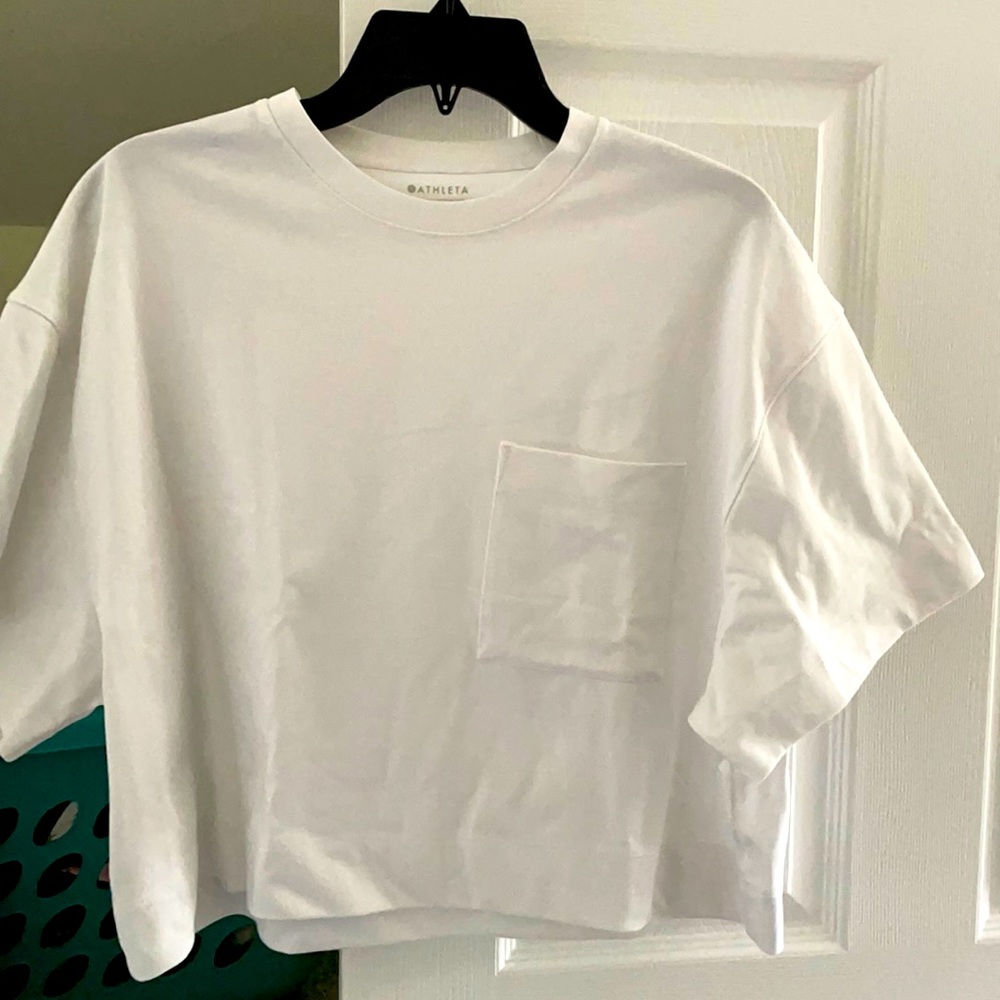 White boxy Athleta Crop Top- never been worn!